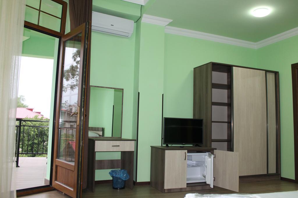 Villa Qero Batumi Exterior photo