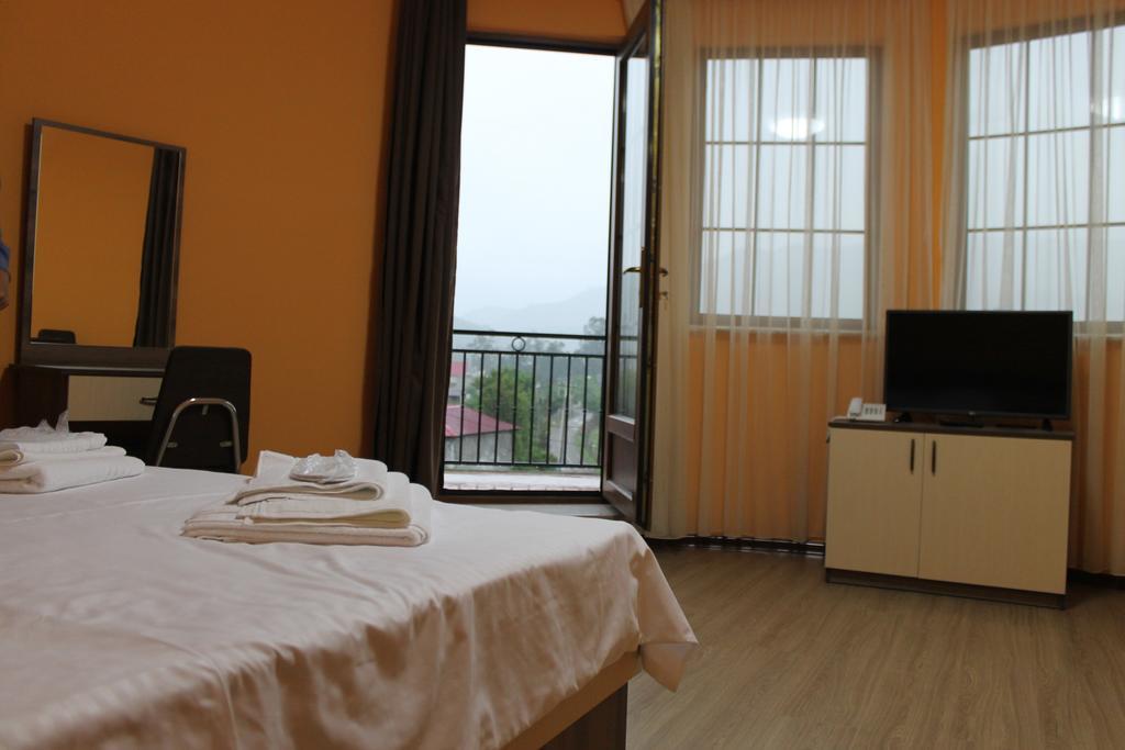 Villa Qero Batumi Exterior photo