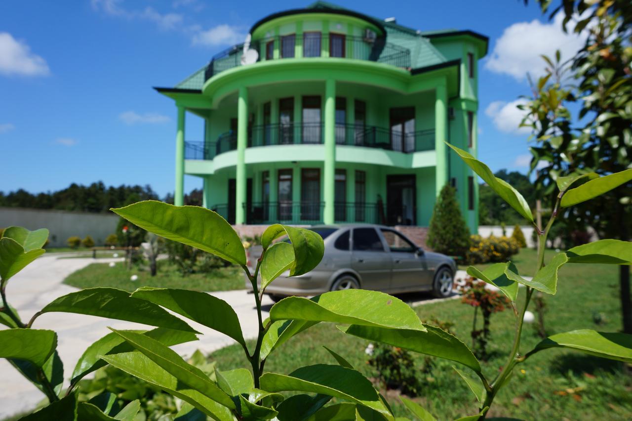 Villa Qero Batumi Exterior photo