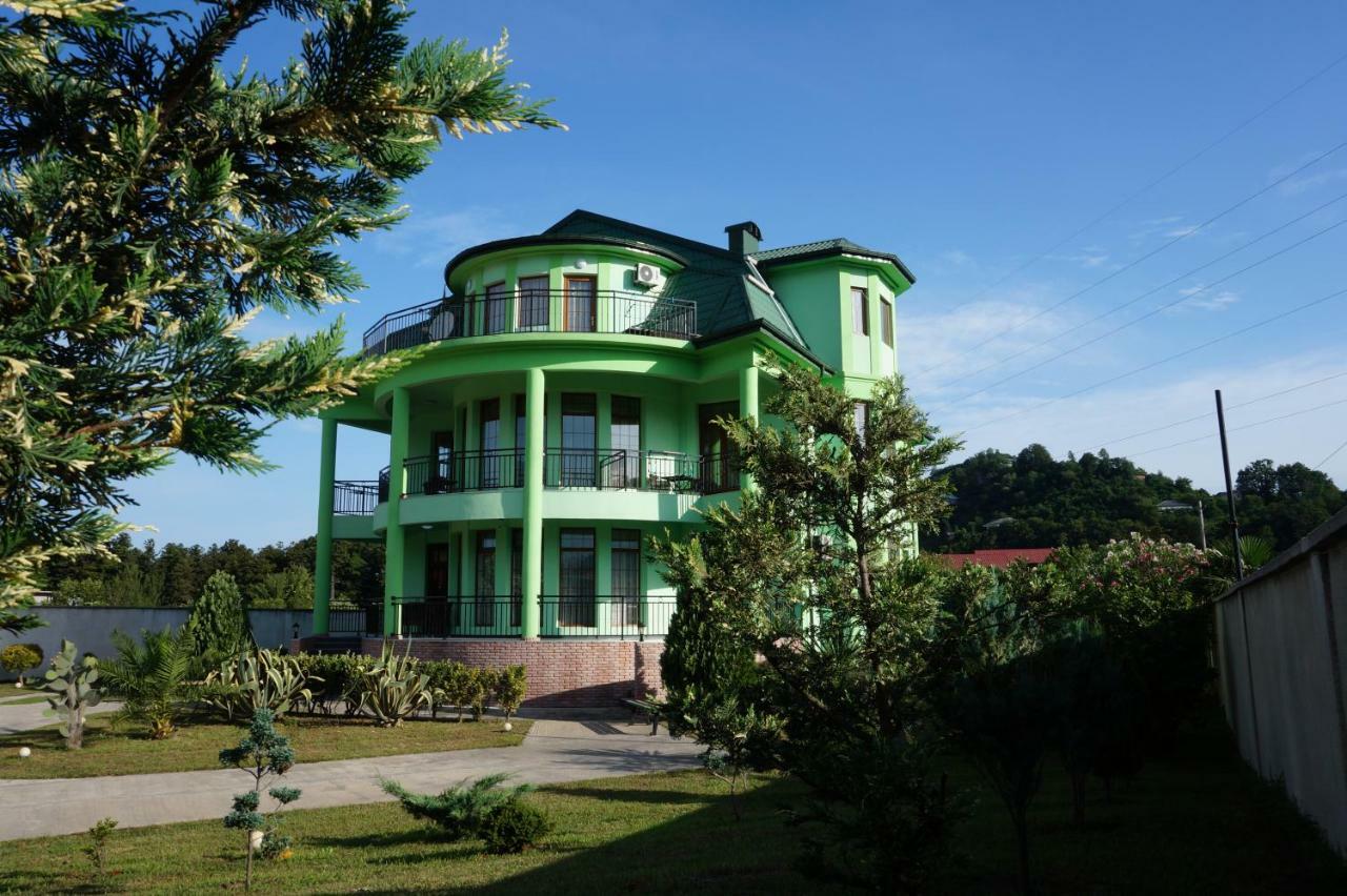 Villa Qero Batumi Exterior photo